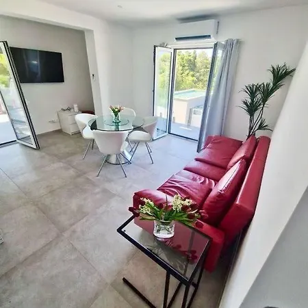 Suha Punta Luxury Apartments First Row To The Sea Kampor Exterior photo